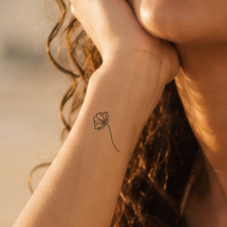Mohnblume Tattoo von minink, der Marke für temporäre Tattoos.