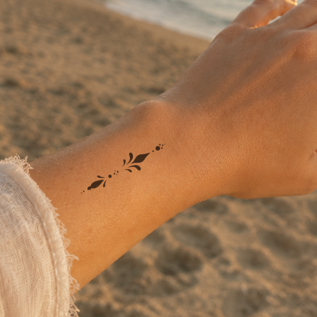 Temporäres Tattoo von minink: Blätter mit Ornamentstruktur