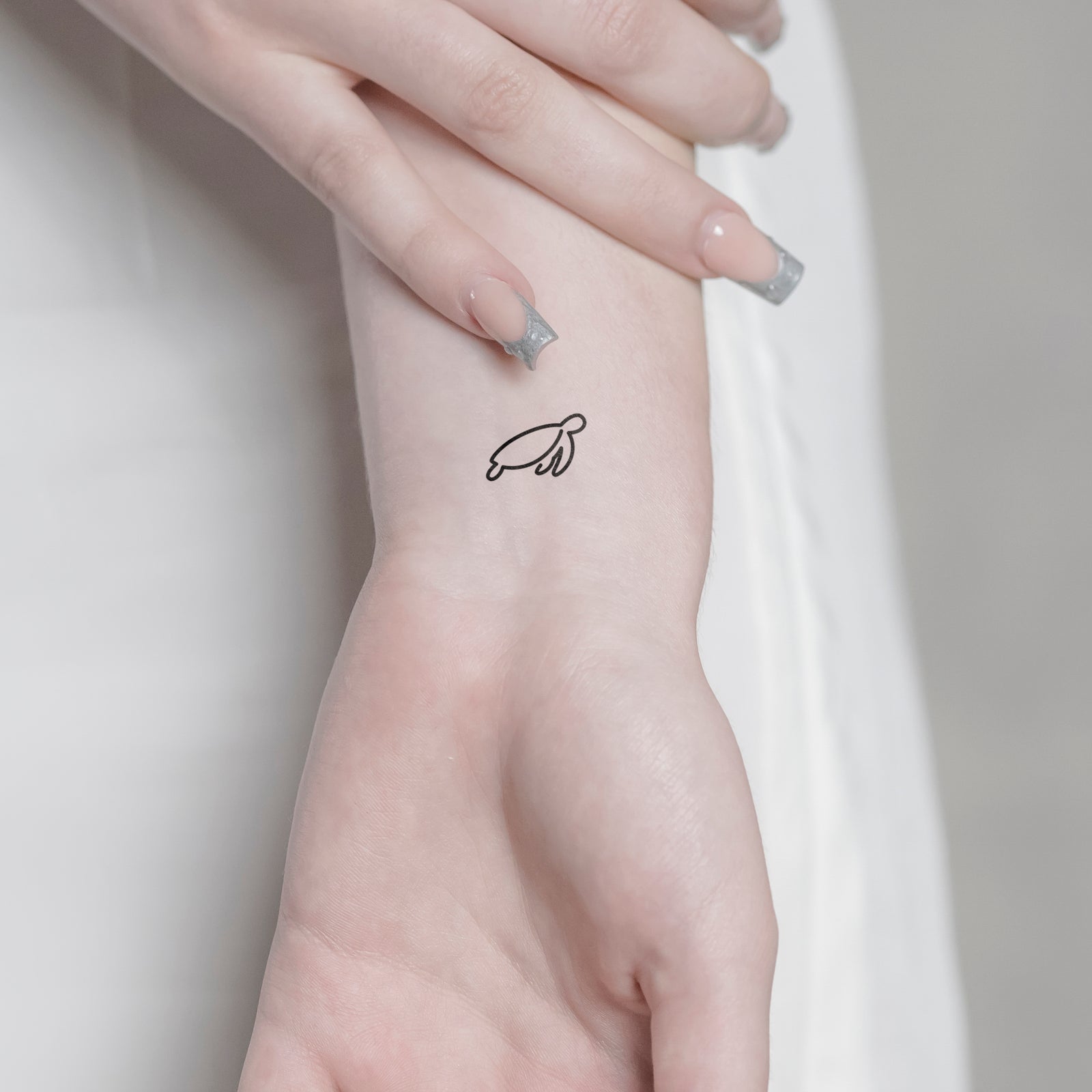 Temporäres Tattoo von minink: Niedliche Schildkröte