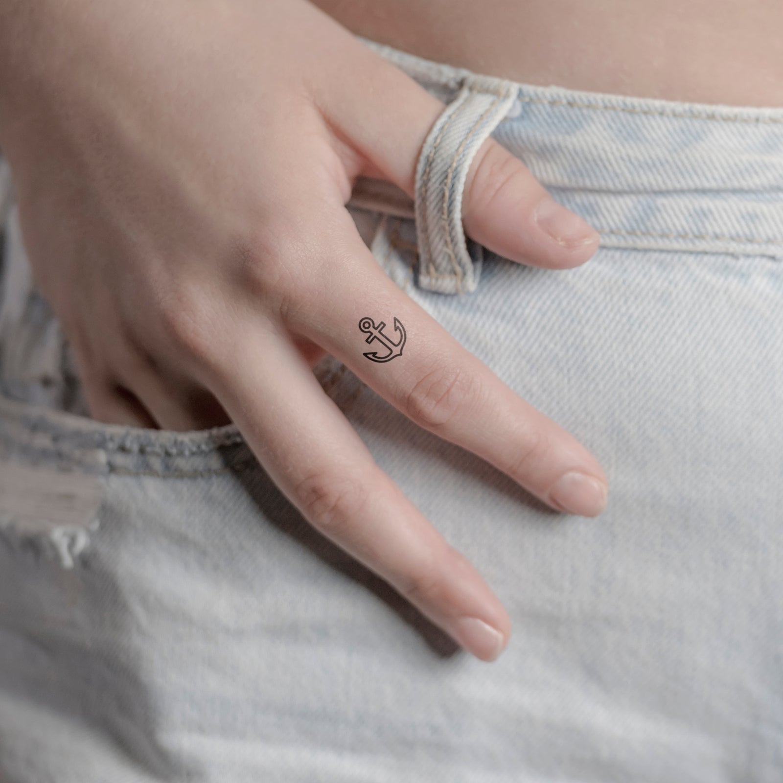 Temporäres Tattoo von minink: Symmetrischer Anker