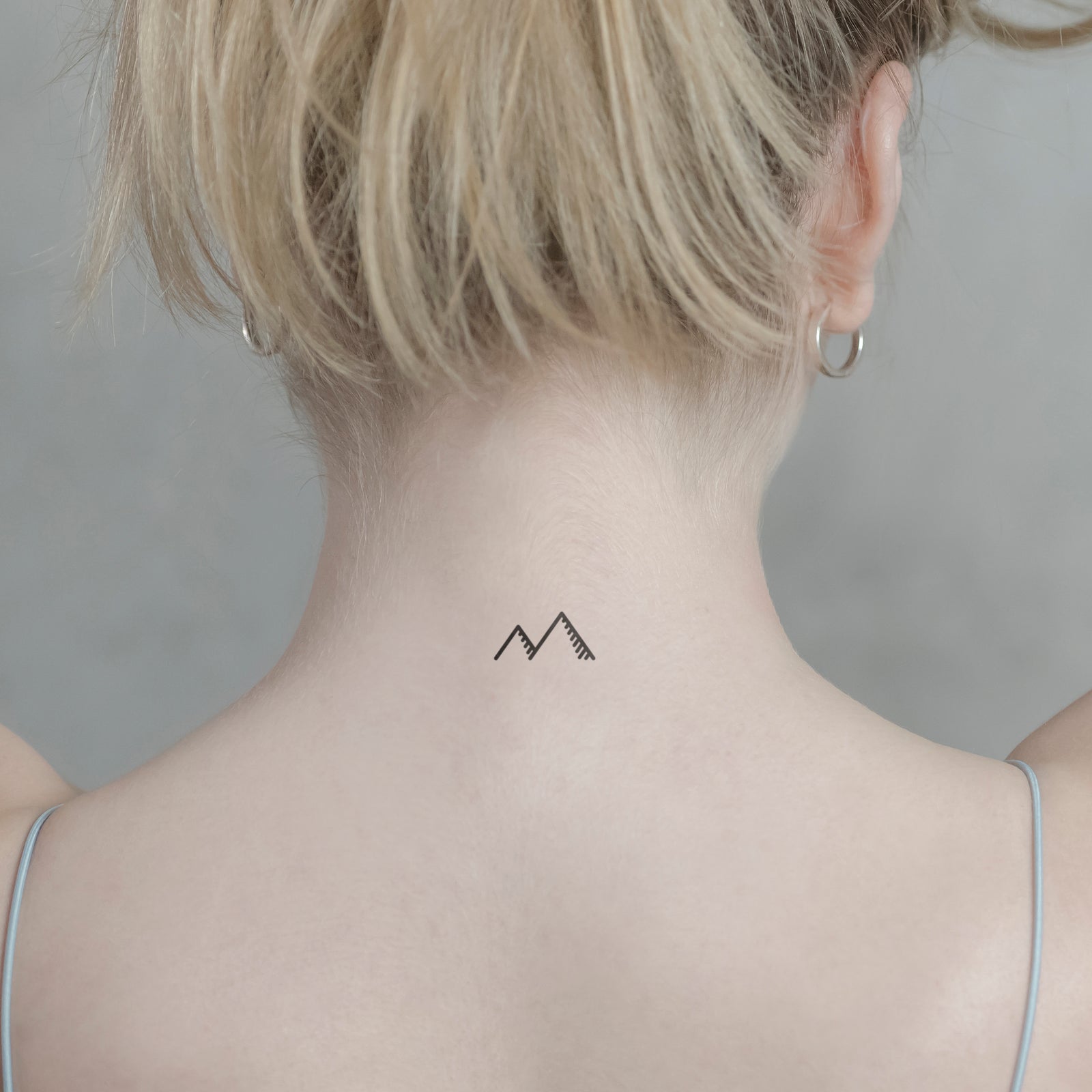Temporäres Tattoo von minink: Minimalistische Berge