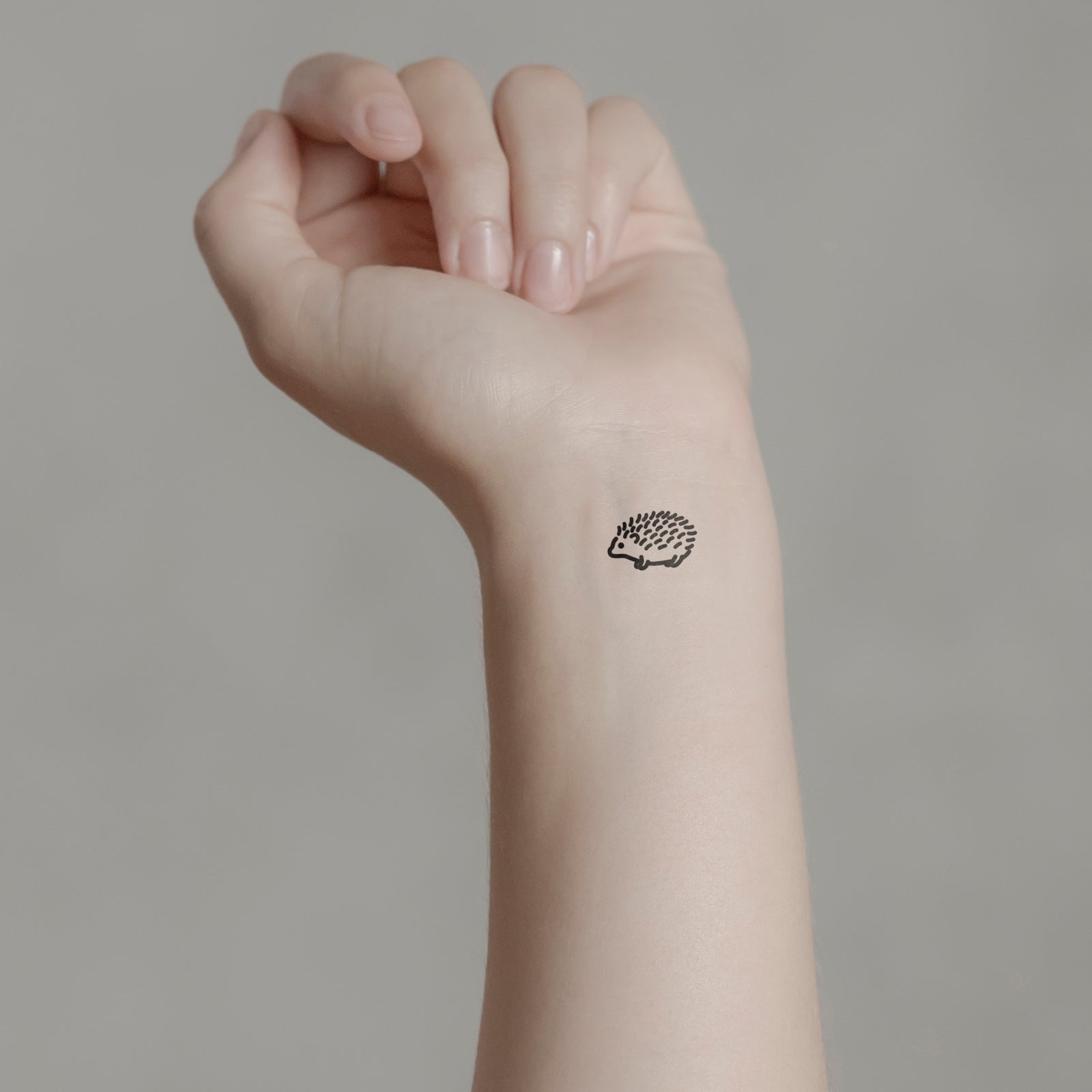 Temporäres Tattoo von minink: Niedlicher Igel