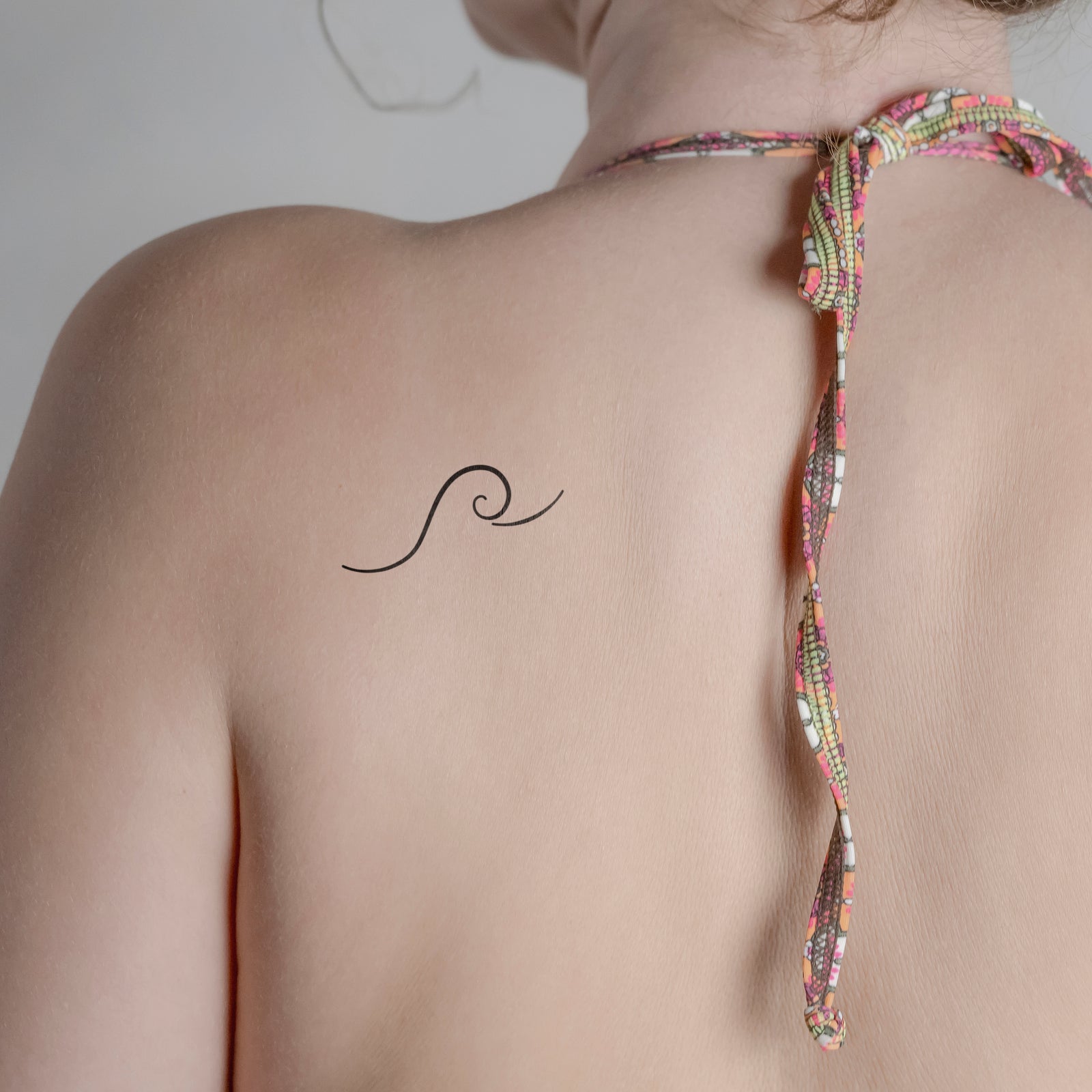 Temporäres Tattoo von minink: Minimalistische Welle