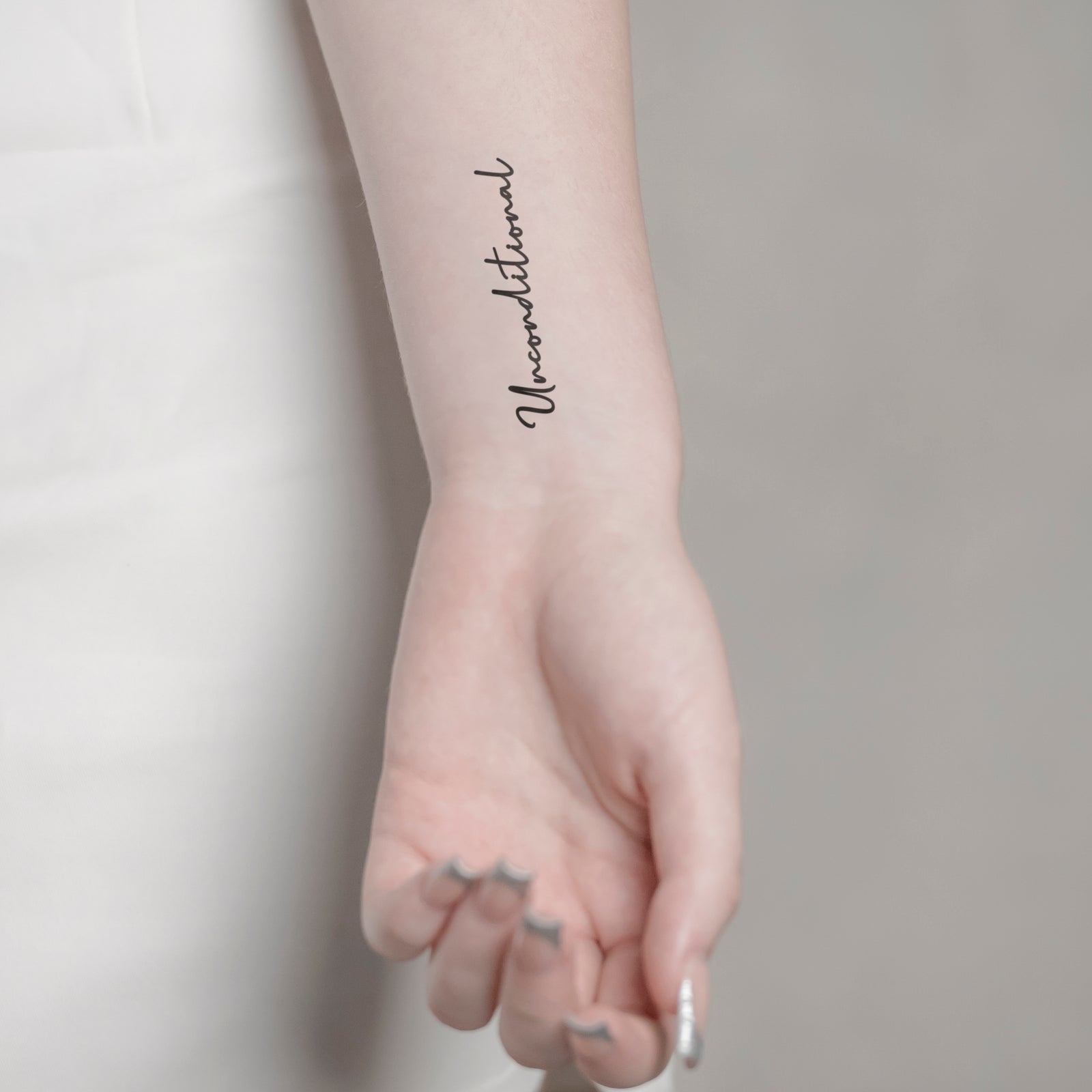 Temporäres Tattoo von minink: Unconditional kursiv