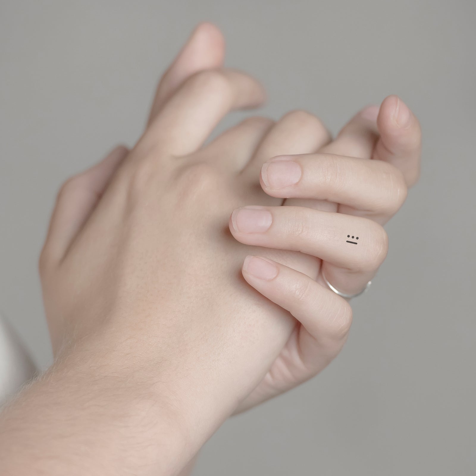 Unvollendet Tattoo von minink, der Marke für temporäre Tattoos.