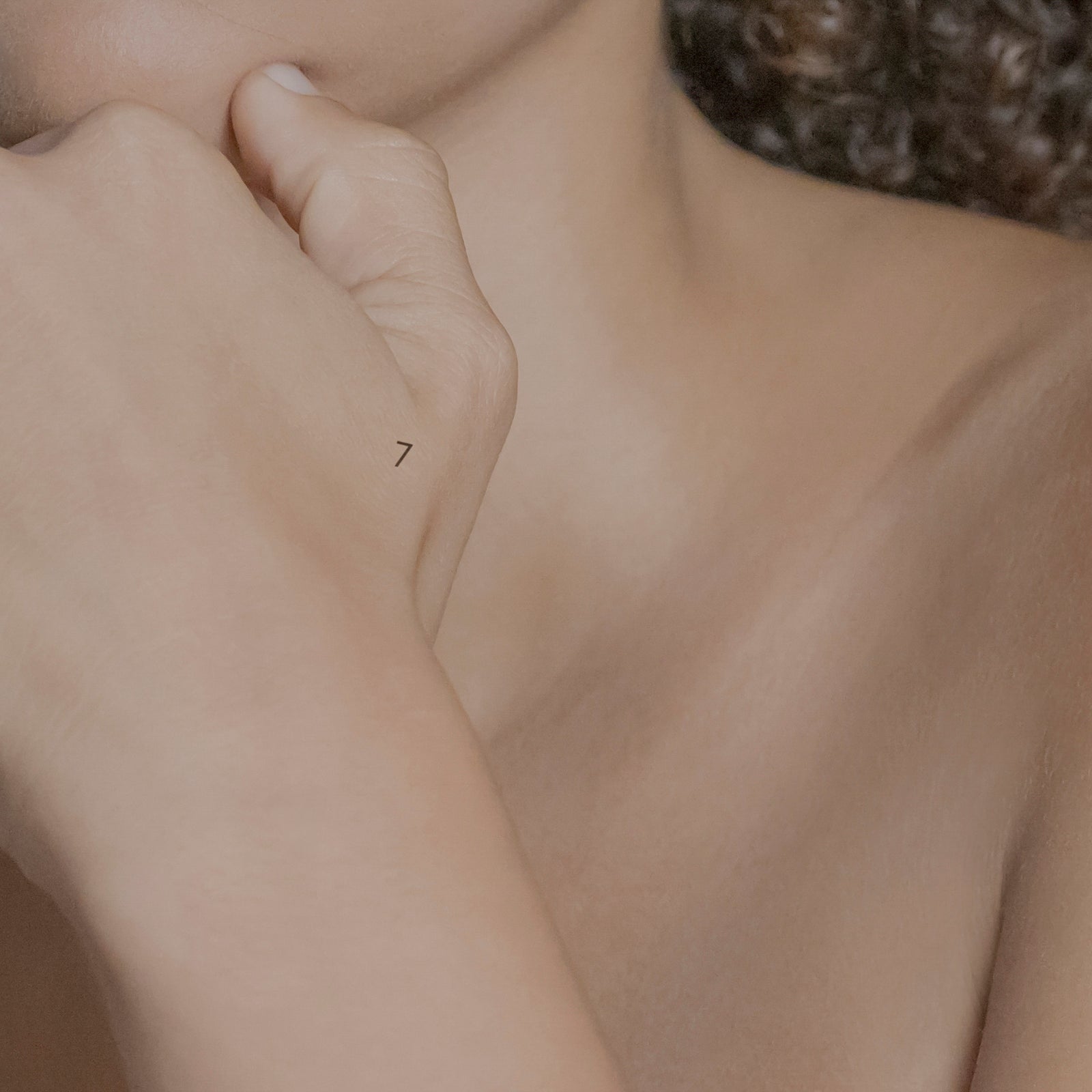 Zahlen Tattoo Nummer 7 von minink, der Marke für temporäre Tattoos.