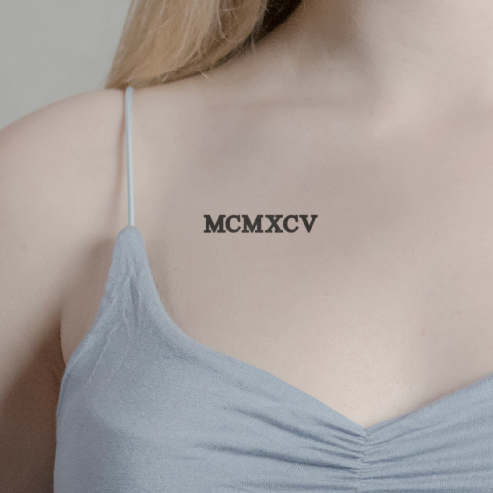 Zahlen Tattoo Römische Zahl MCMXCV (1995) von minink, der Marke für temporäre Tattoos.