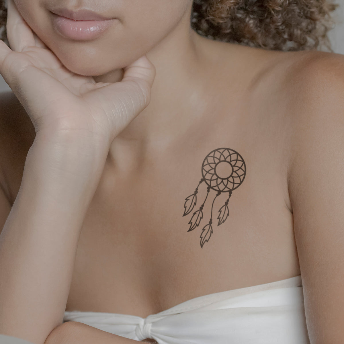 Feder Traumfänger Tattoo von minink, der Marke für temporäre Tattoos.