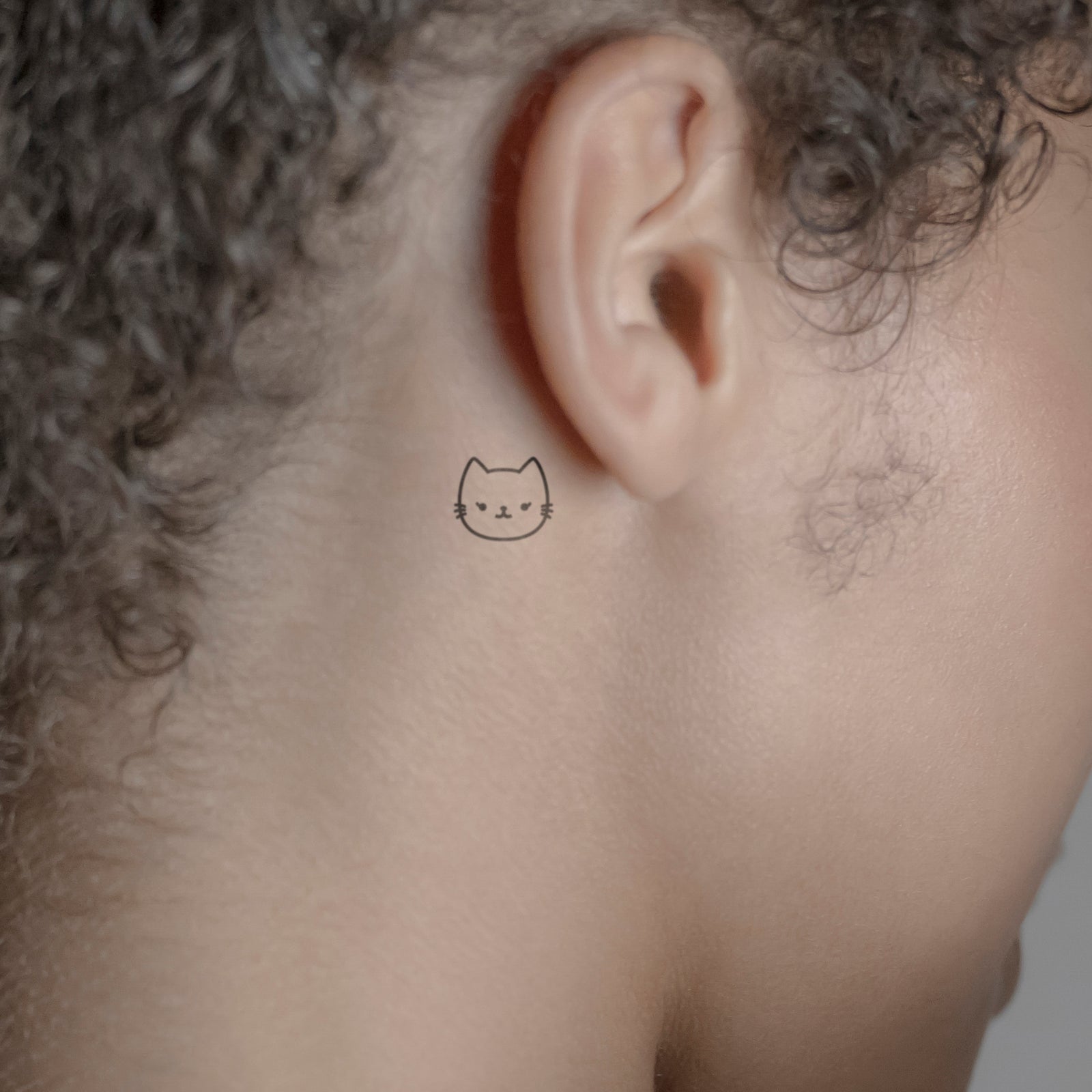 Wütende Katze Tattoo von minink, der Marke für temporäre Tattoos.